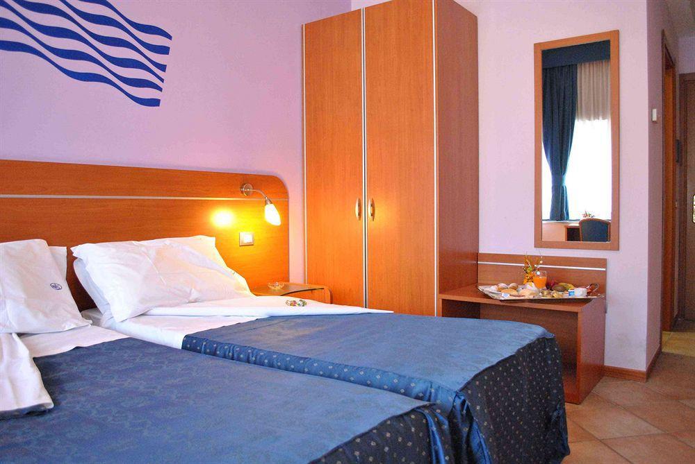 Millennium Gold Hotel Napoli Esterno foto